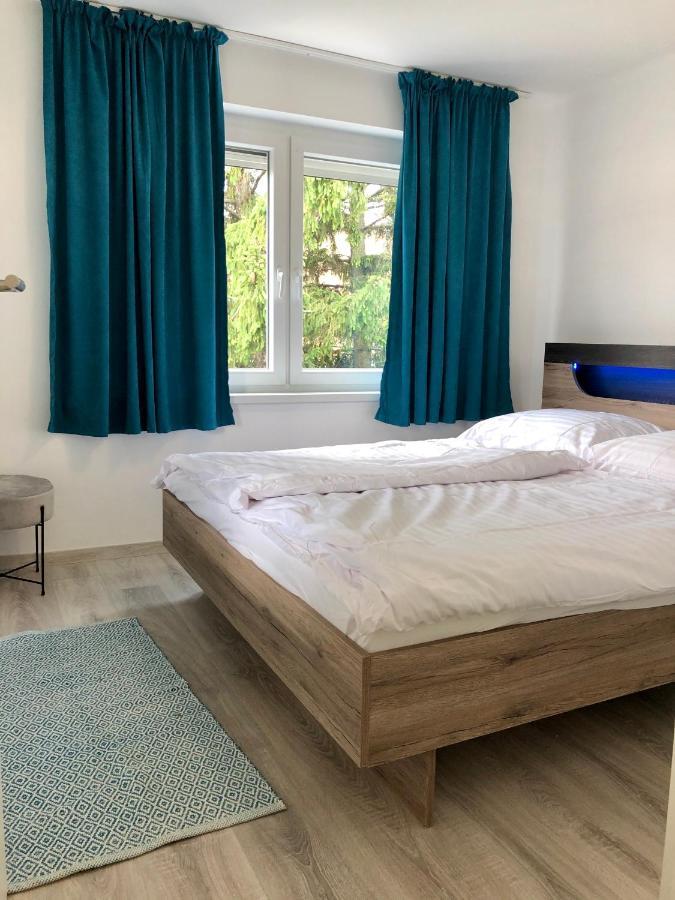 Janos Apartman Balatonfured Exterior photo