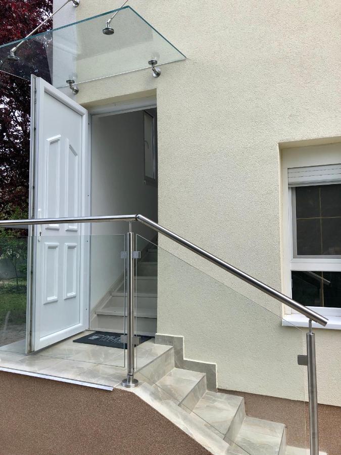 Janos Apartman Balatonfured Exterior photo